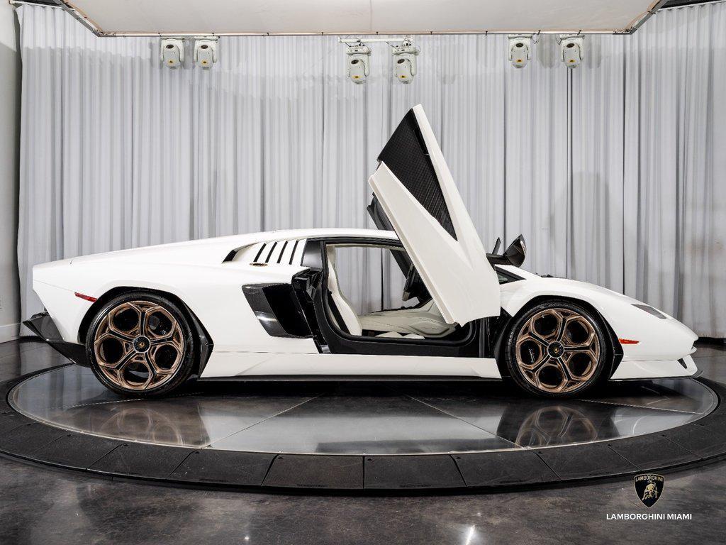 2022 Lamborghini Countach LPI 800-4 North Miami Beach FL