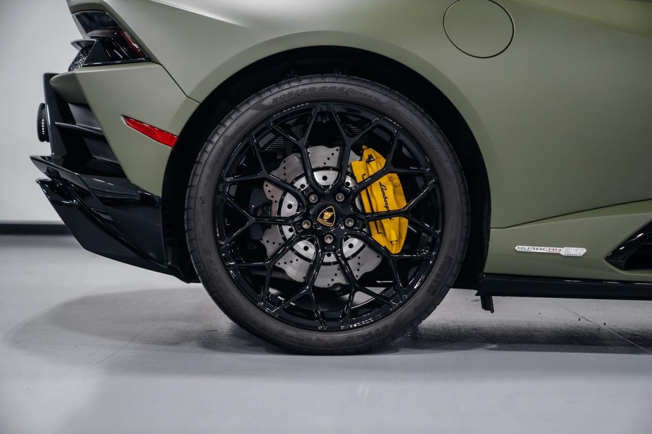 2022 Lamborghini Huracan EVO - Photo 38