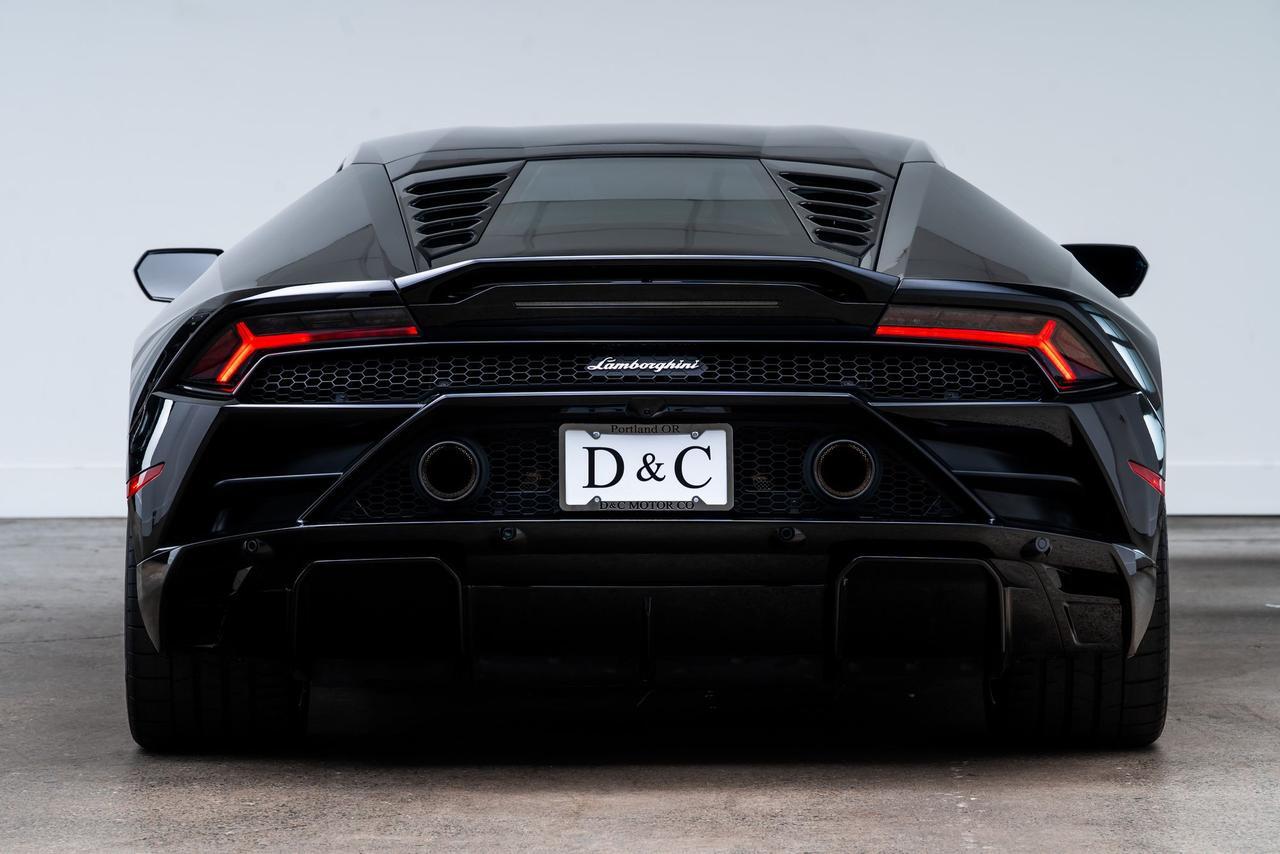 2022 Lamborghini Huracan EVO Base Front Lift / Carbon Bucket Seats / Carbon Ceramic Portland OR