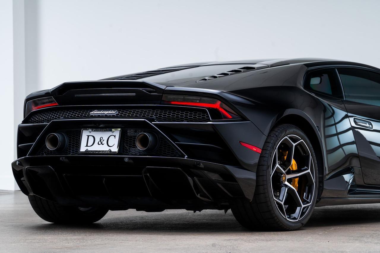 2022 Lamborghini Huracan EVO Base Front Lift / Carbon Bucket Seats / Carbon Ceramic Portland OR