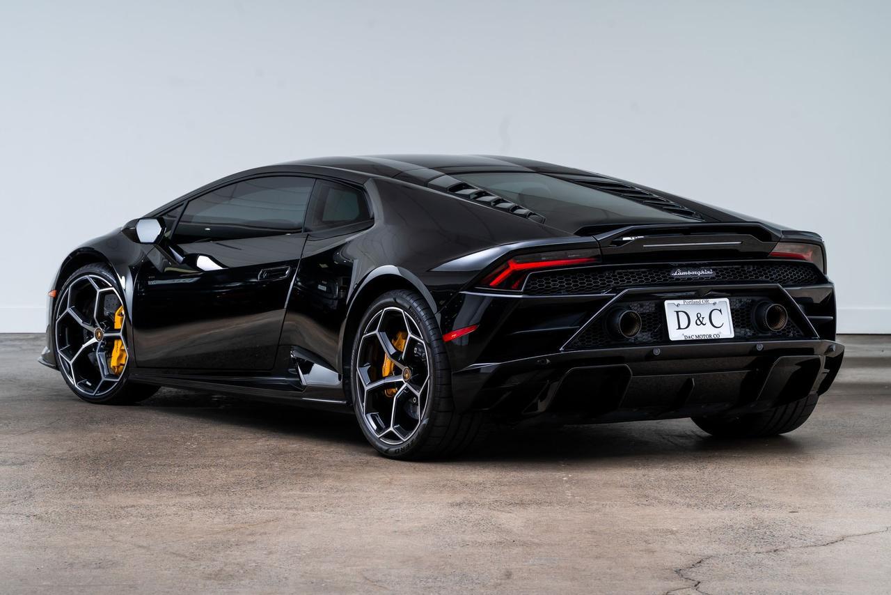 2022 Lamborghini Huracan EVO Base Front Lift / Carbon Bucket Seats / Carbon Ceramic Portland OR