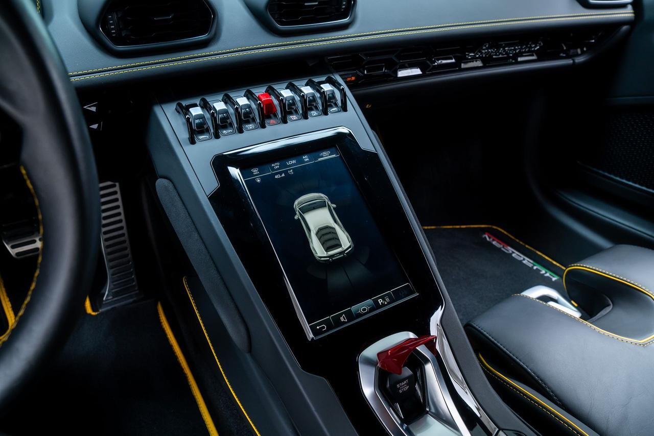 2022 Lamborghini Huracan EVO Base Front Lift / Carbon Bucket Seats / Carbon Ceramic Portland OR