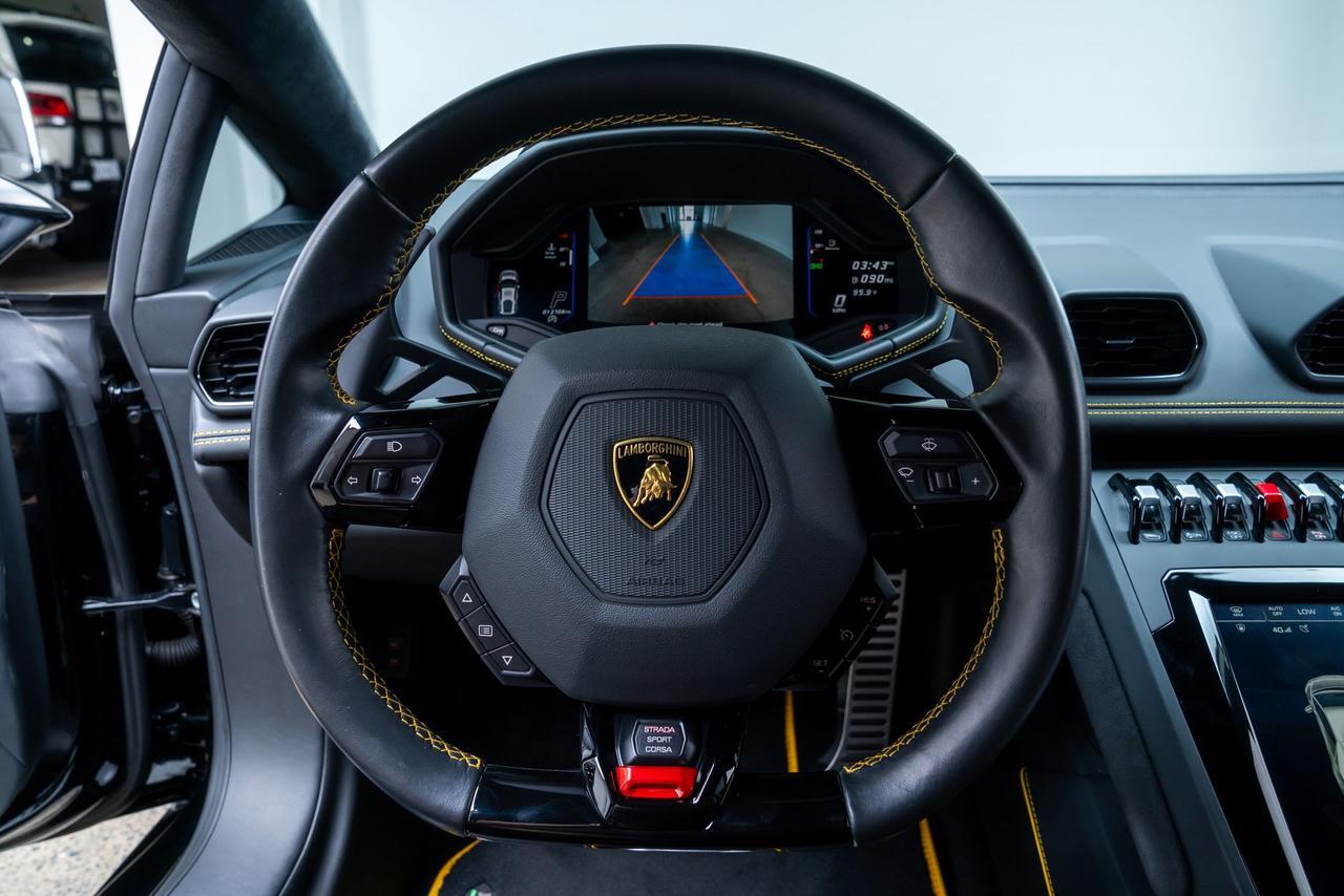 2022 Lamborghini Huracan EVO Base Front Lift / Carbon Bucket Seats / Carbon Ceramic Portland OR