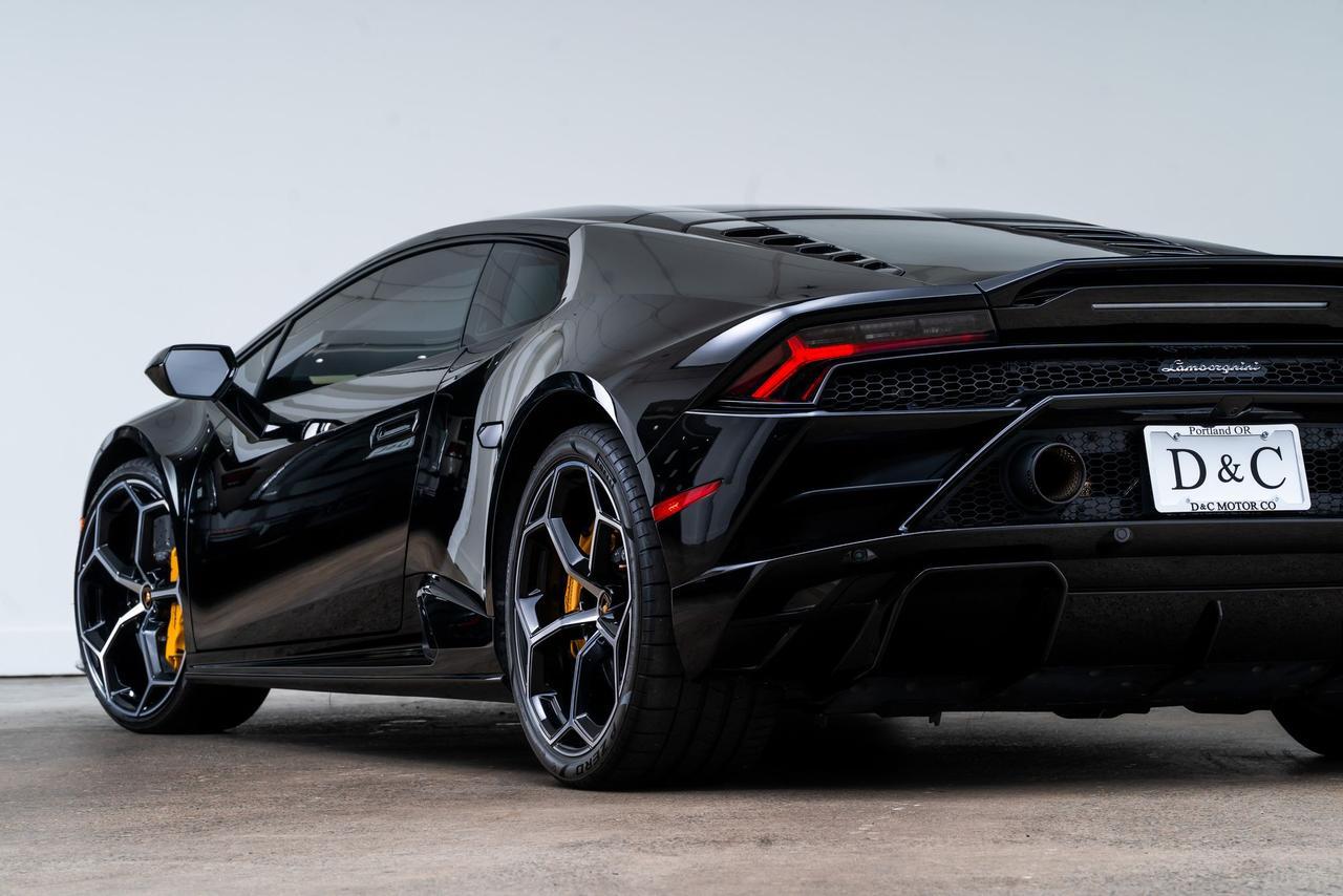2022 Lamborghini Huracan EVO Base Front Lift / Carbon Bucket Seats / Carbon Ceramic Portland OR
