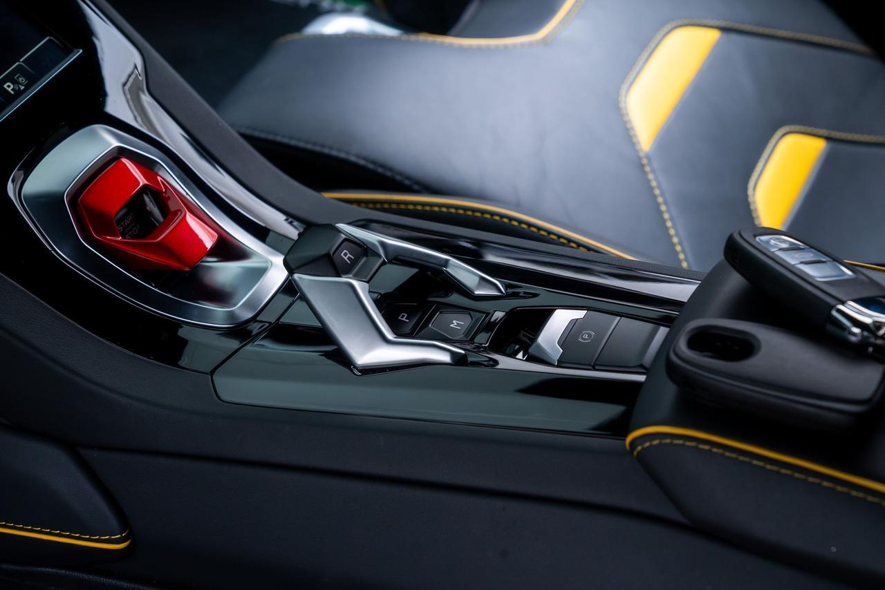 2022 Lamborghini Huracan EVO Base Front Lift / Carbon Bucket Seats / Carbon Ceramic Portland OR