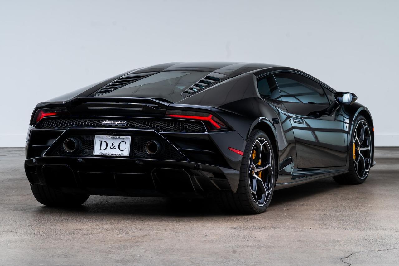 2022 Lamborghini Huracan EVO Base Front Lift / Carbon Bucket Seats / Carbon Ceramic Portland OR