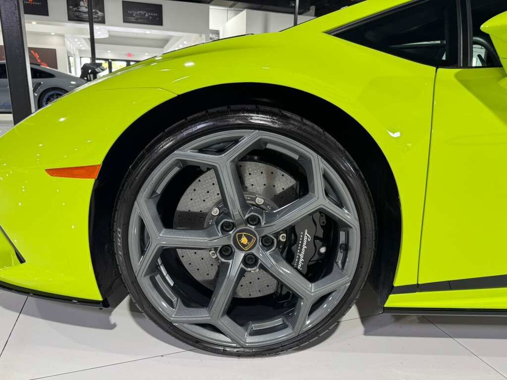 2022 Lamborghini Huracan EVO RWD Verde Scandal paint, Ad Personam interior, carbon racing seats AND MUCH MORE!! Fort Lauderdale FL