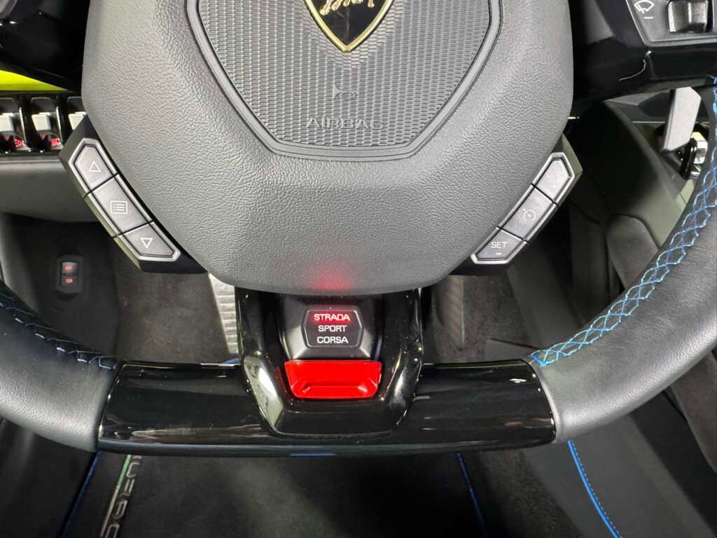 2022 Lamborghini Huracan EVO RWD Verde Scandal paint, Ad Personam interior, carbon racing seats AND MUCH MORE!! Fort Lauderdale FL