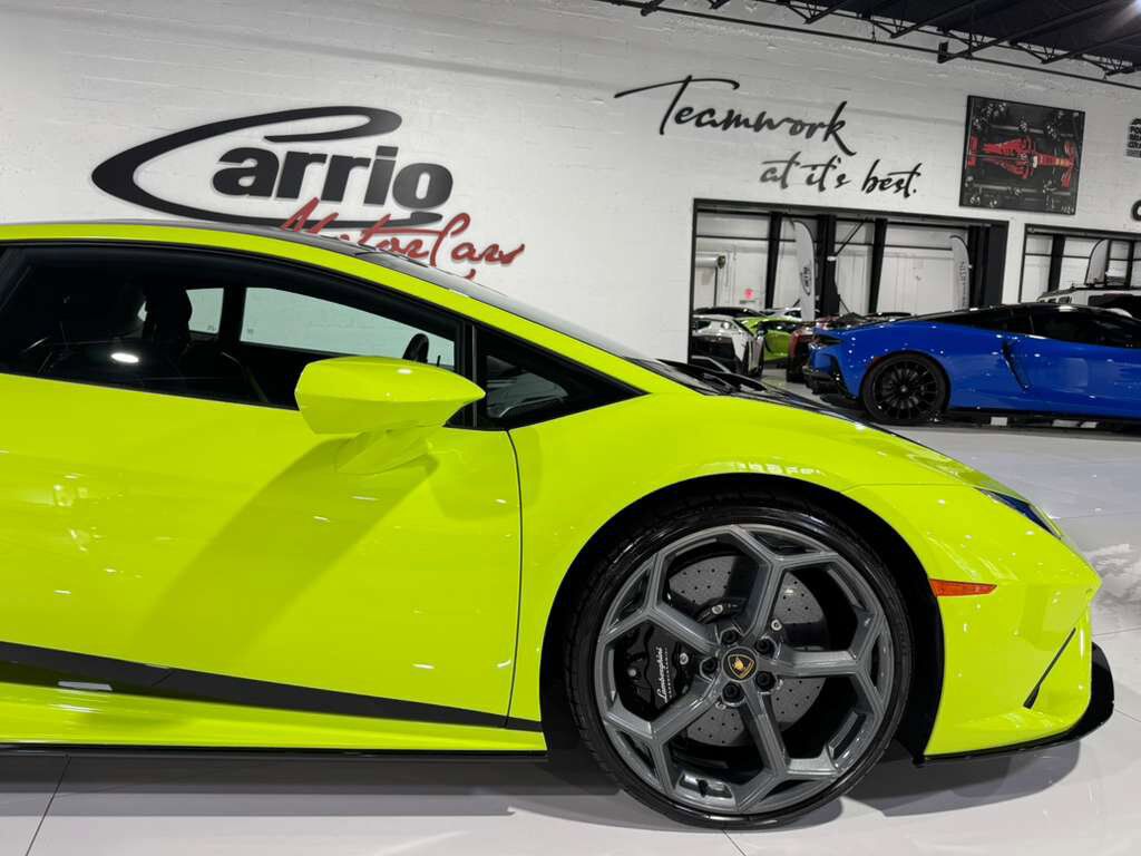 2022 Lamborghini Huracan EVO RWD Verde Scandal paint, Ad Personam interior, carbon racing seats AND MUCH MORE!! Fort Lauderdale FL