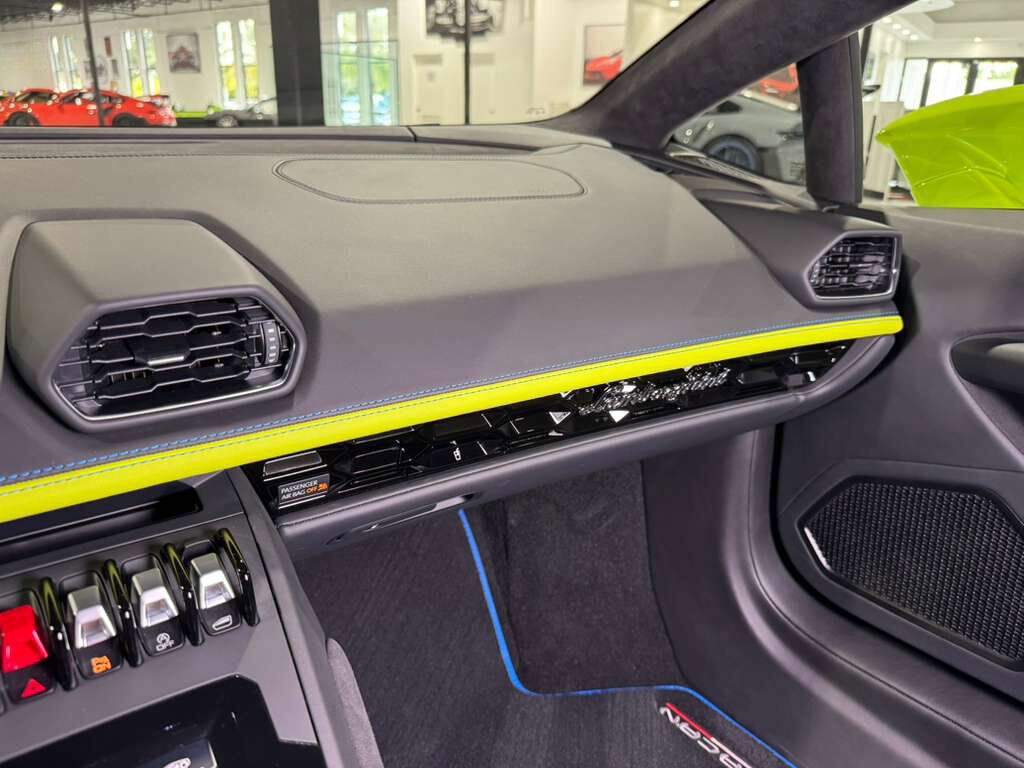 2022 Lamborghini Huracan EVO RWD Verde Scandal paint, Ad Personam interior, carbon racing seats AND MUCH MORE!! Fort Lauderdale FL