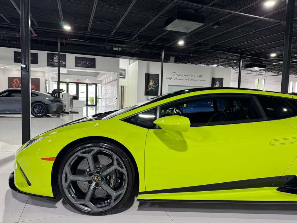 2022 Lamborghini Huracan EVO RWD Verde Scandal paint, Ad Personam interior, carbon racing seats AND MUCH MORE!! Fort Lauderdale FL
