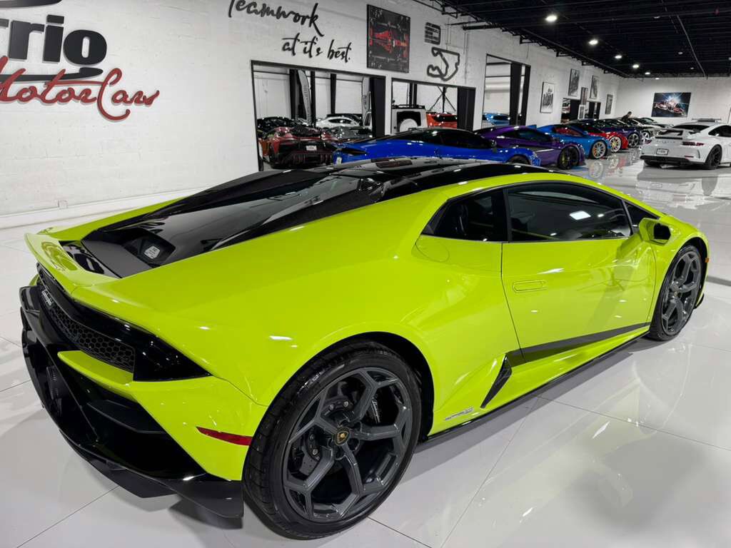 2022 Lamborghini Huracan EVO RWD Verde Scandal paint, Ad Personam interior, carbon racing seats AND MUCH MORE!! Fort Lauderdale FL