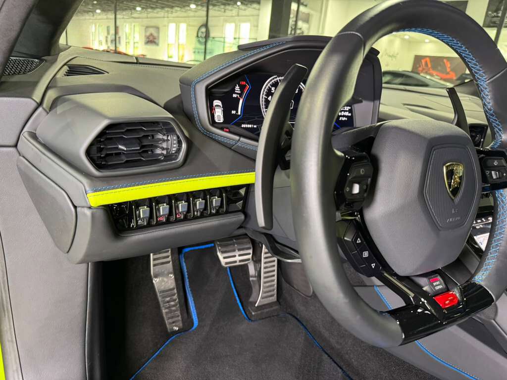 2022 Lamborghini Huracan EVO RWD Verde Scandal paint, Ad Personam interior, carbon racing seats AND MUCH MORE!! Fort Lauderdale FL