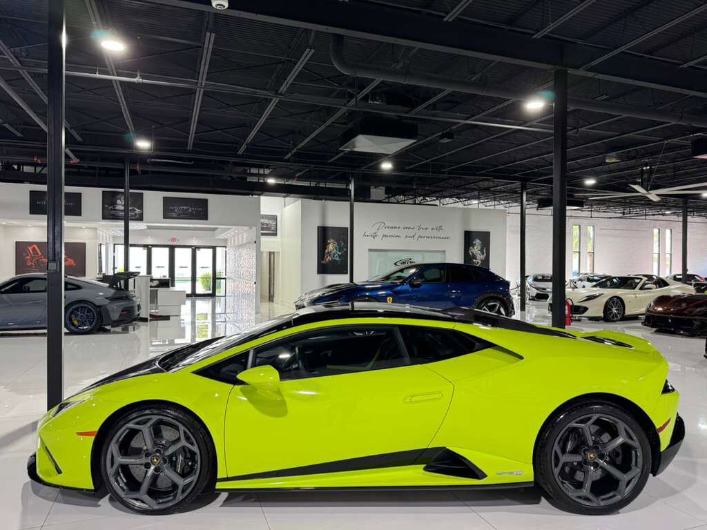2022 Lamborghini Huracan EVO RWD Verde Scandal paint, Ad Personam interior, carbon racing seats AND MUCH MORE!! Fort Lauderdale FL
