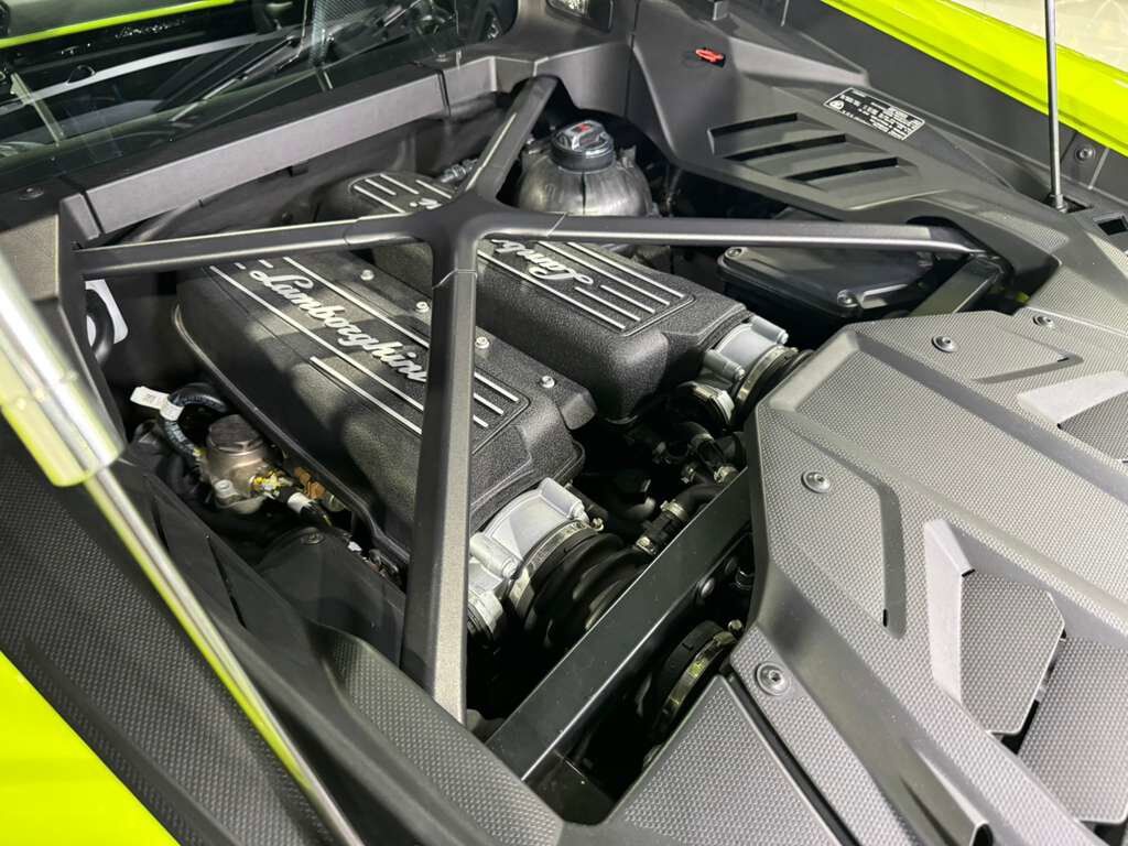 2022 Lamborghini Huracan EVO RWD Verde Scandal paint, Ad Personam interior, carbon racing seats AND MUCH MORE!! Fort Lauderdale FL