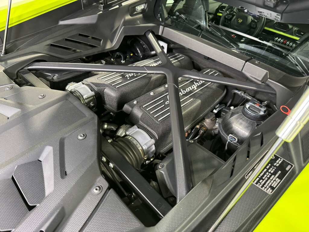 2022 Lamborghini Huracan EVO RWD Verde Scandal paint, Ad Personam interior, carbon racing seats AND MUCH MORE!! Fort Lauderdale FL