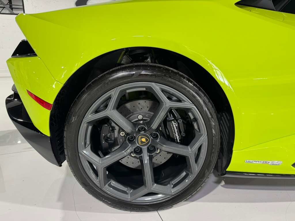 2022 Lamborghini Huracan EVO RWD Verde Scandal paint, Ad Personam interior, carbon racing seats AND MUCH MORE!! Fort Lauderdale FL