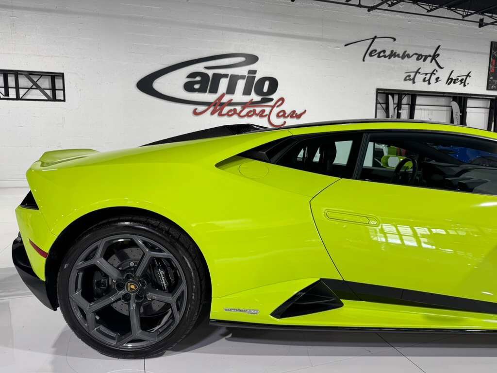 2022 Lamborghini Huracan EVO RWD Verde Scandal paint, Ad Personam interior, carbon racing seats AND MUCH MORE!! Fort Lauderdale FL