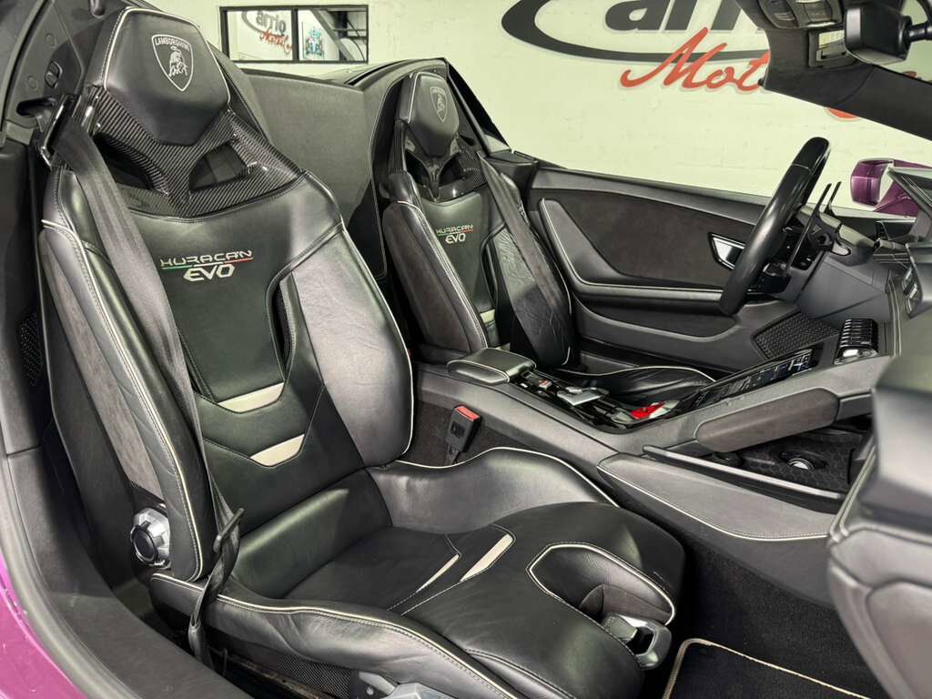 2022 Lamborghini Huracan EVO Spyder RWD SE Viola paint, carbon fiber racing seats AND MUCH MORE!! Fort Lauderdale FL