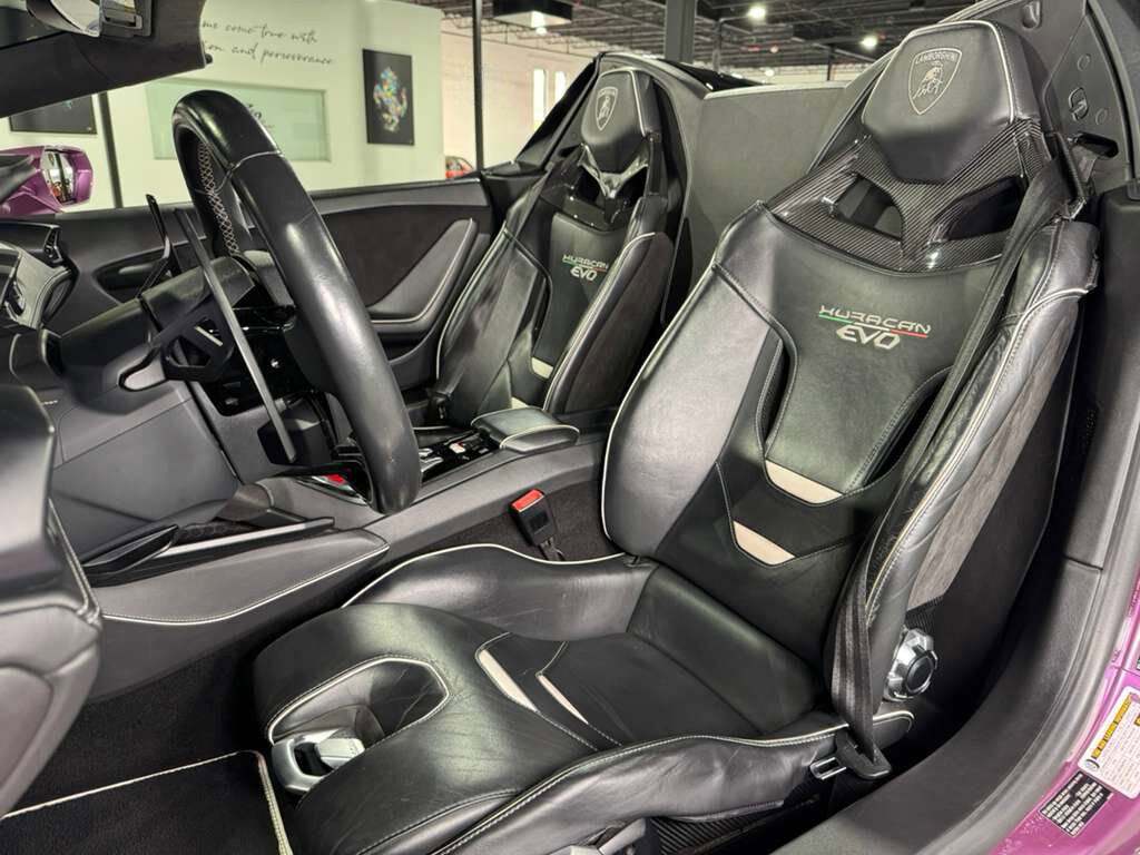 2022 Lamborghini Huracan EVO Spyder RWD SE Viola paint, carbon fiber racing seats AND MUCH MORE!! Fort Lauderdale FL
