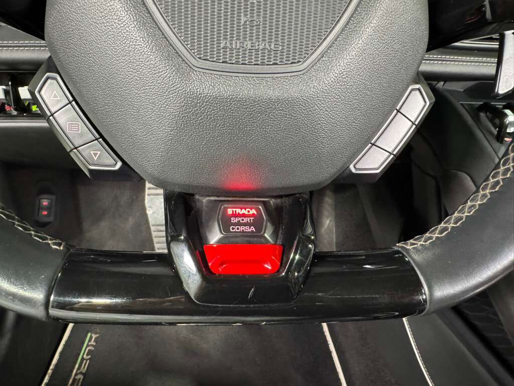 2022 Lamborghini Huracan EVO Spyder RWD SE Viola paint, carbon fiber racing seats AND MUCH MORE!! Fort Lauderdale FL