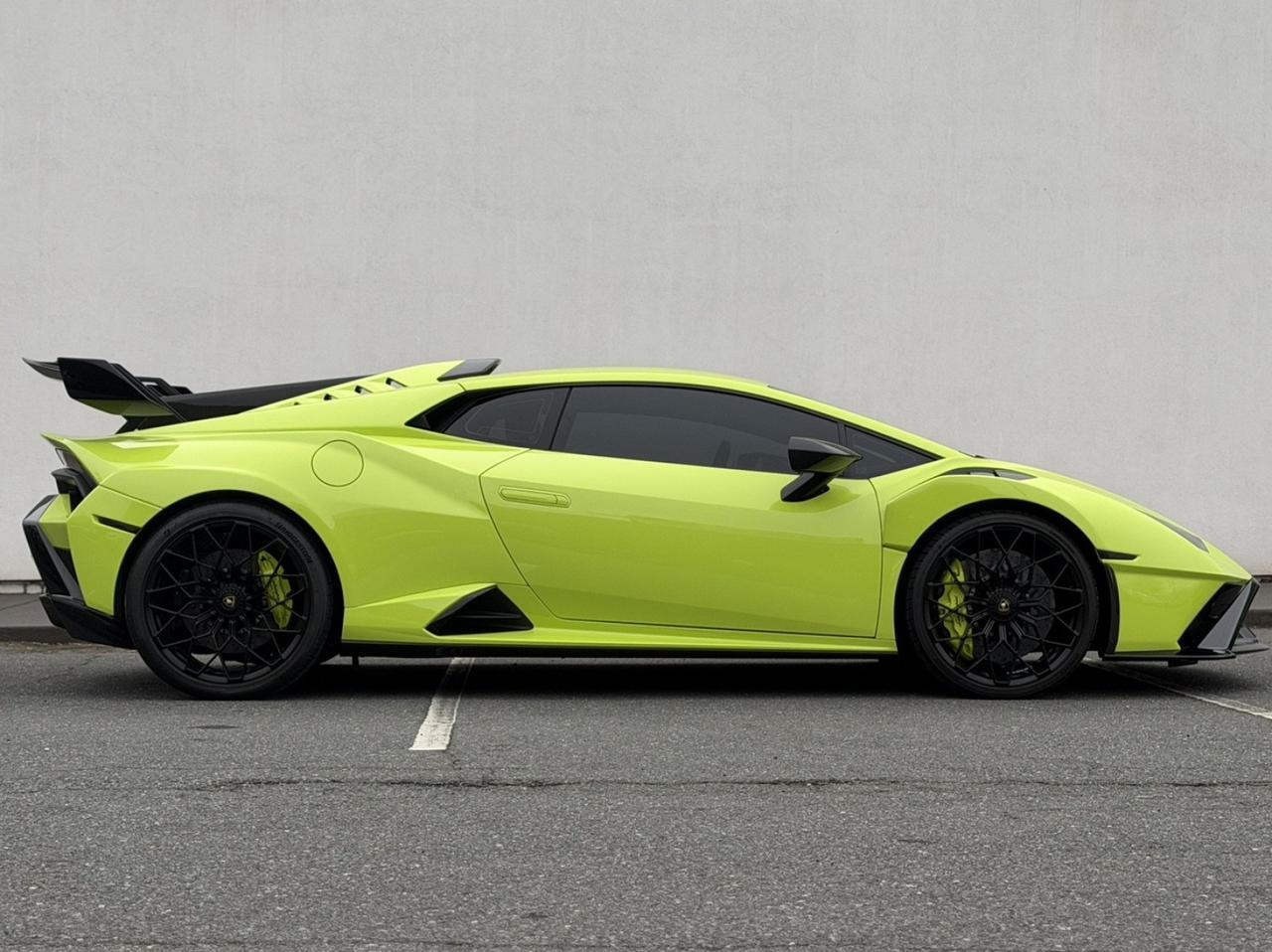 2022 Lamborghini Huracan STO