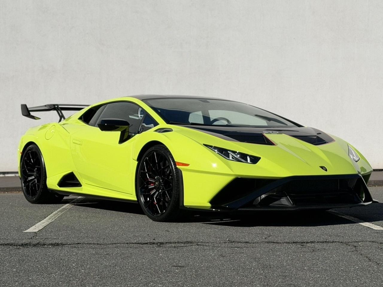 2022 Lamborghini Huracan STO