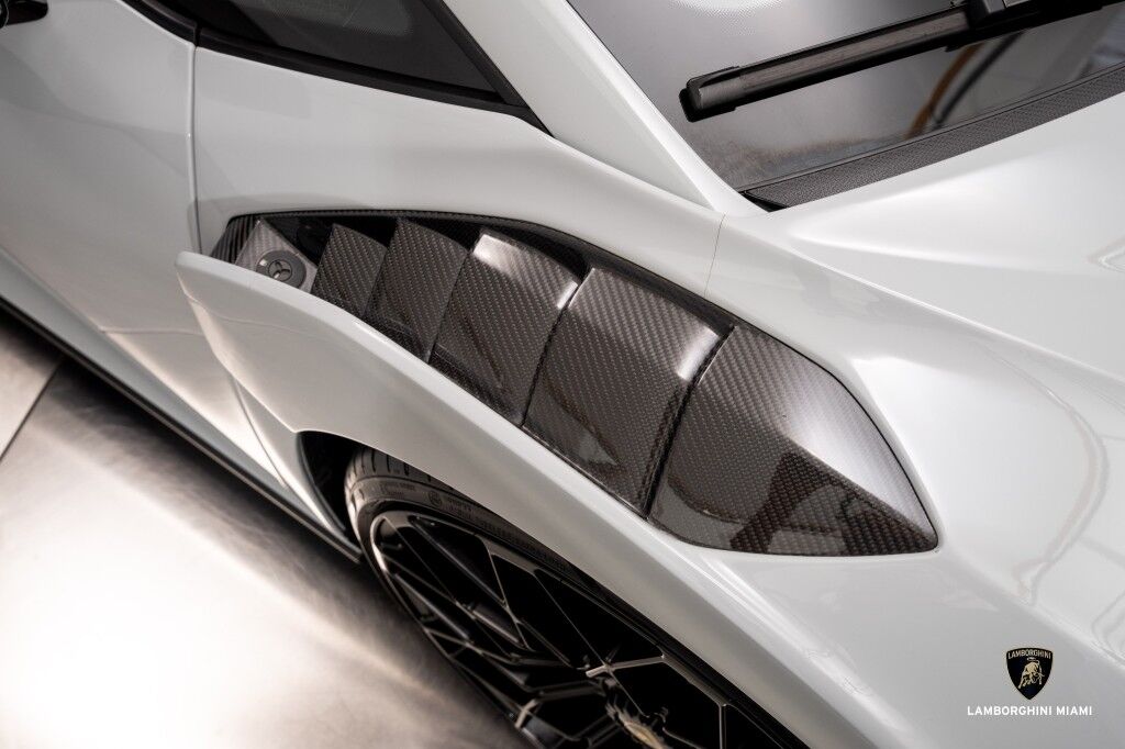 2022 Lamborghini Huracan STO