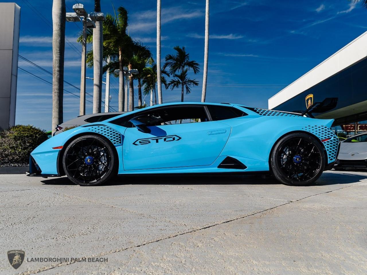 2022 Lamborghini Huracan STO photo 2