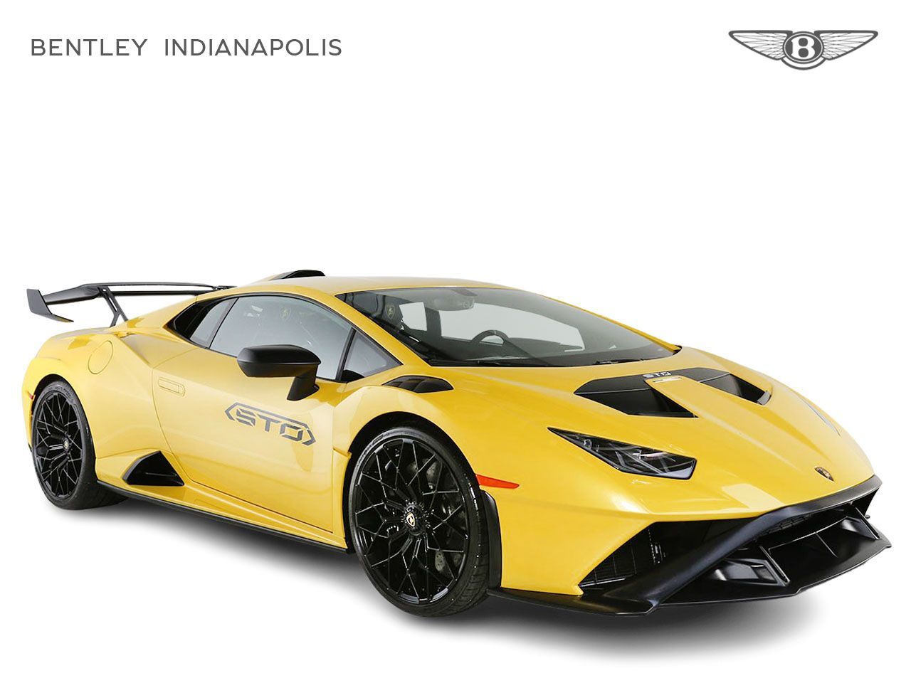 2022 Lamborghini Huracan STO Base