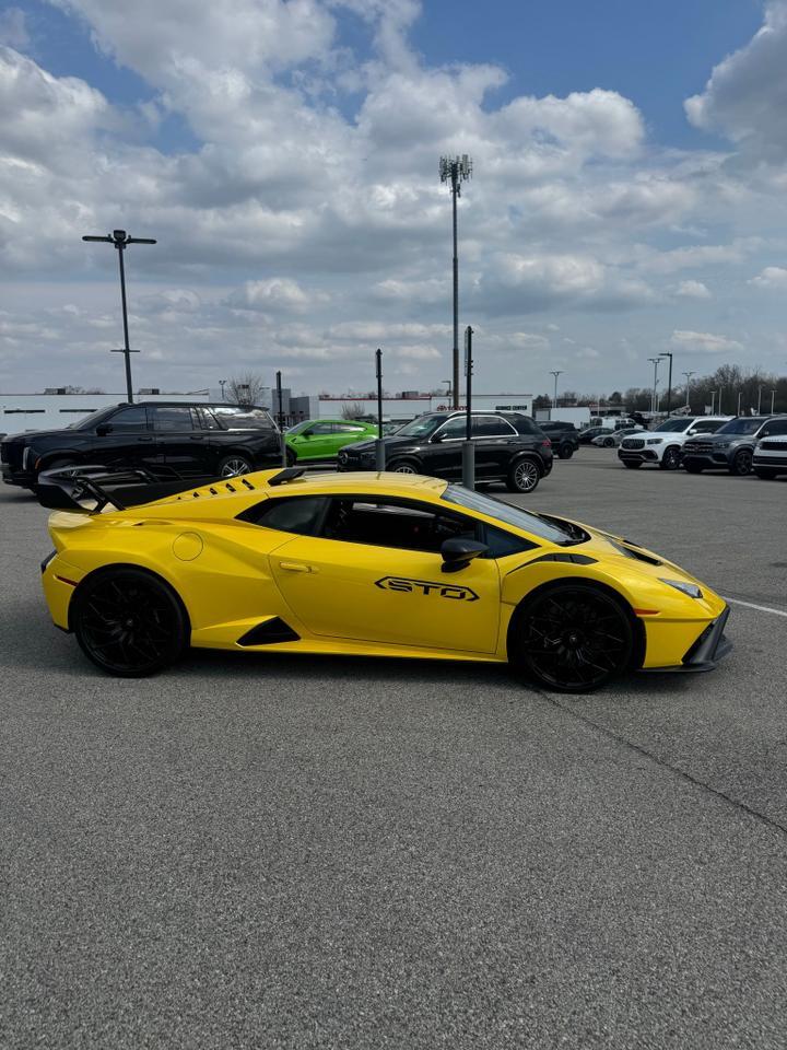 2022 Lamborghini Huracan STO Base Indianapolis IN