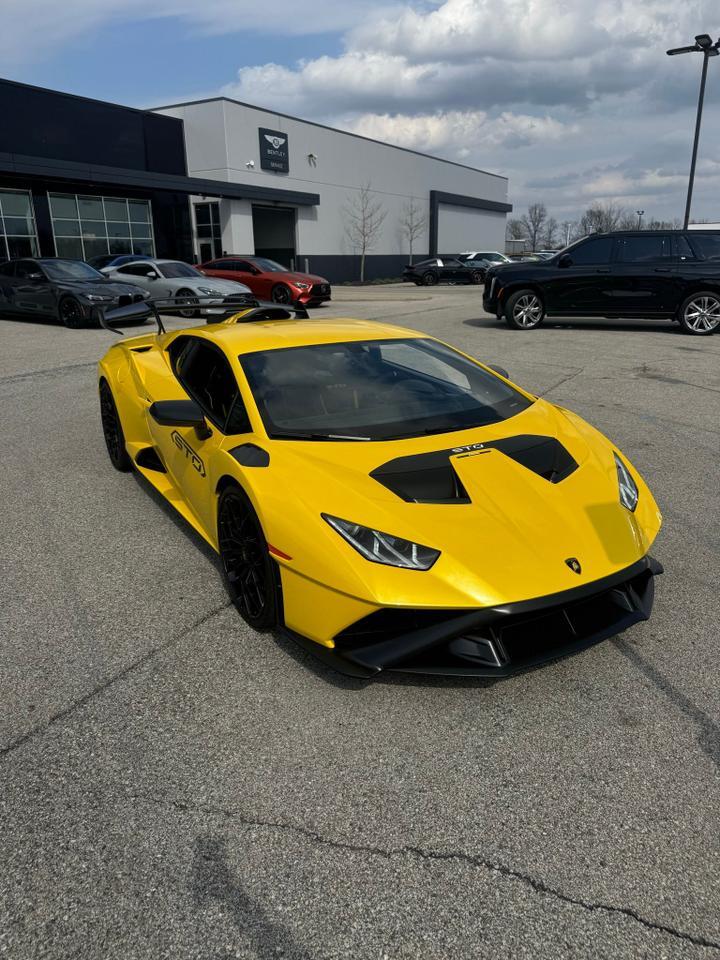 2022 Lamborghini Huracan STO Base