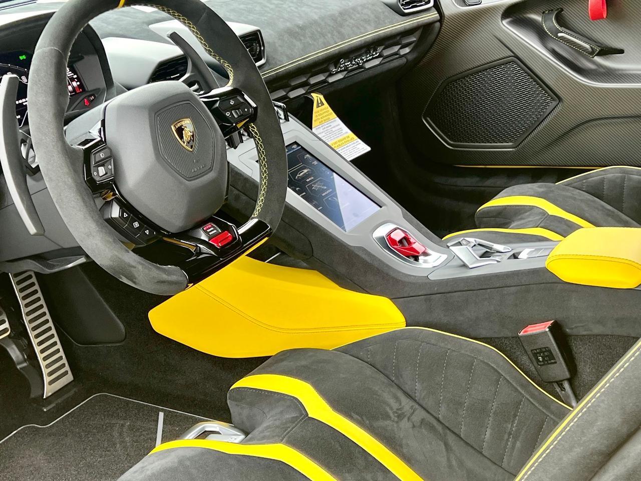 2022 Lamborghini Huracan STO Base