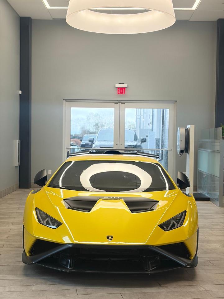 2022 Lamborghini Huracan STO Base