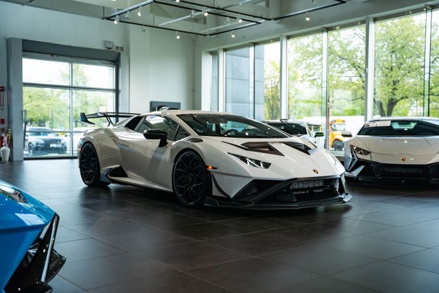 2022 Lamborghini Huracan STO Base