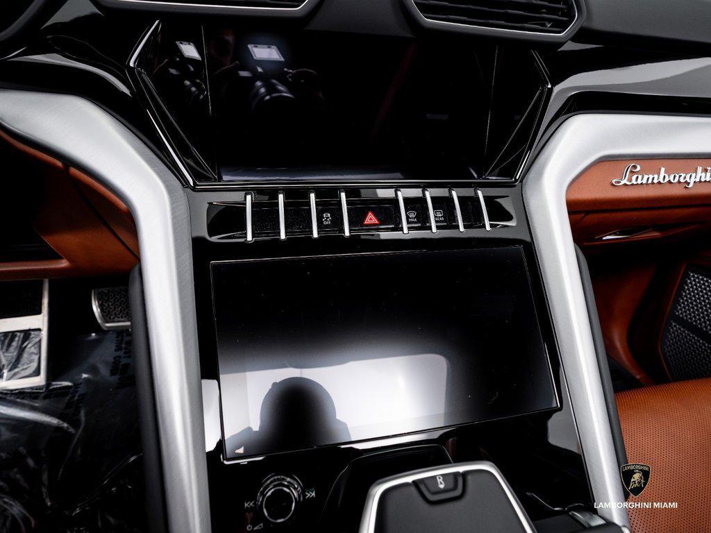 2022 Lamborghini Urus . North Miami Beach FL