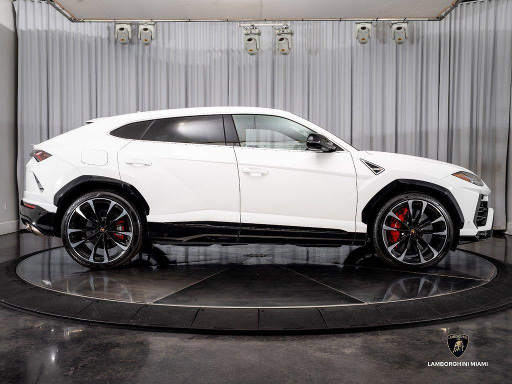 2022 Lamborghini Urus . North Miami Beach FL