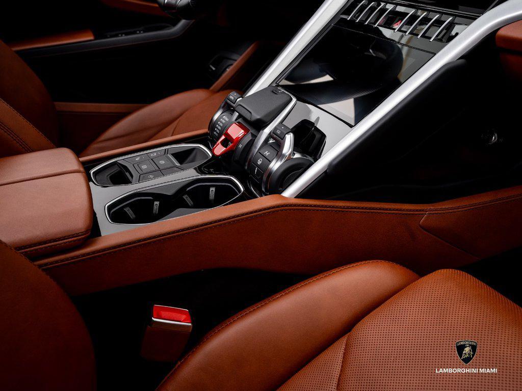 2022 Lamborghini Urus . North Miami Beach FL