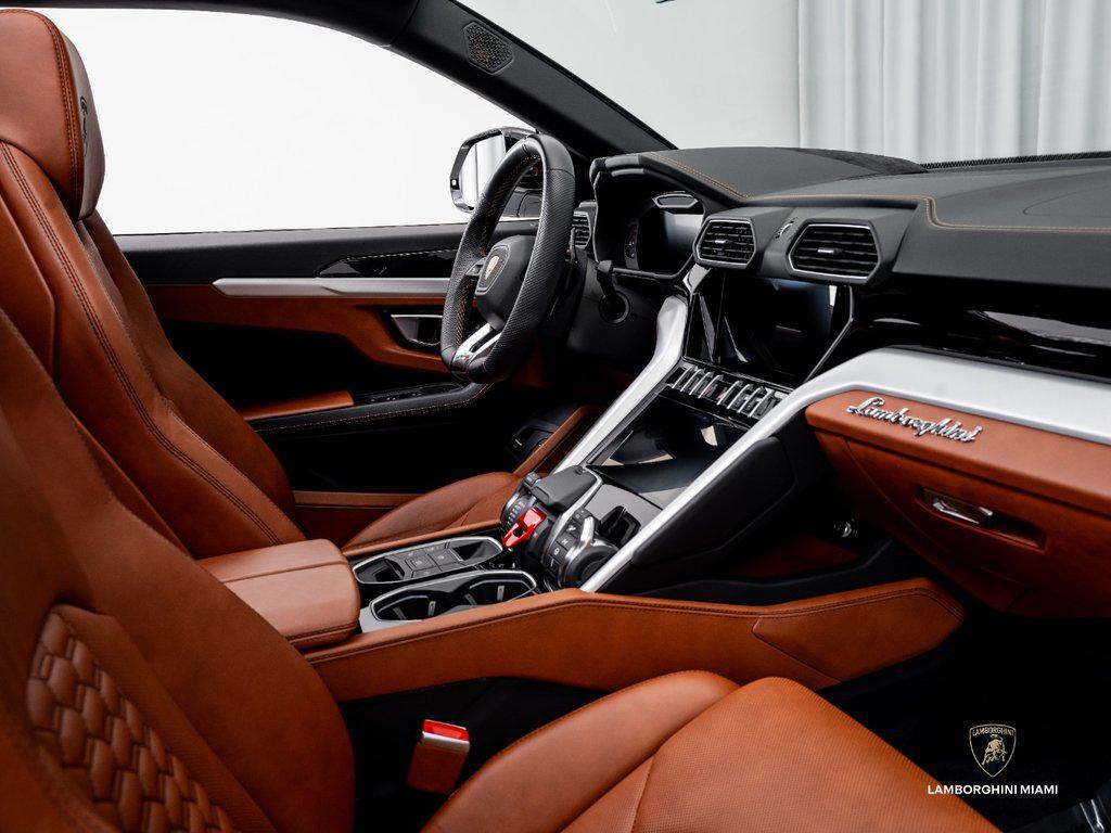 2022 Lamborghini Urus . North Miami Beach FL