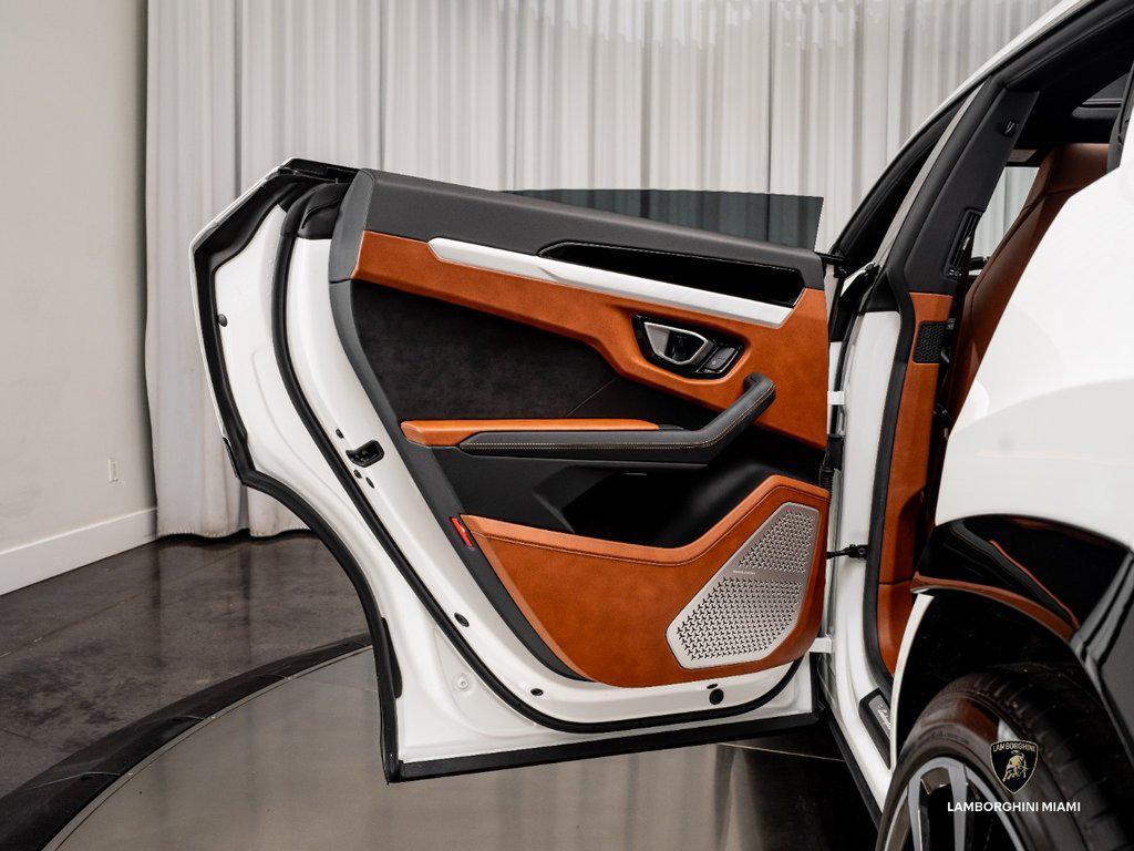 2022 Lamborghini Urus . North Miami Beach FL