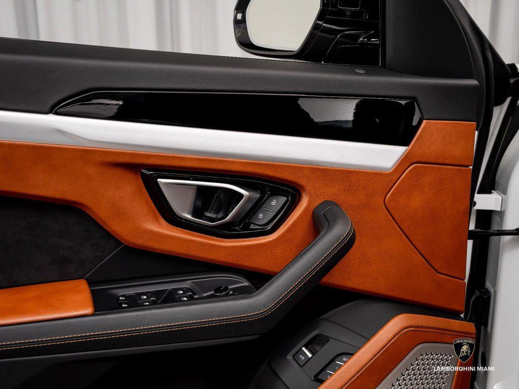 2022 Lamborghini Urus . North Miami Beach FL