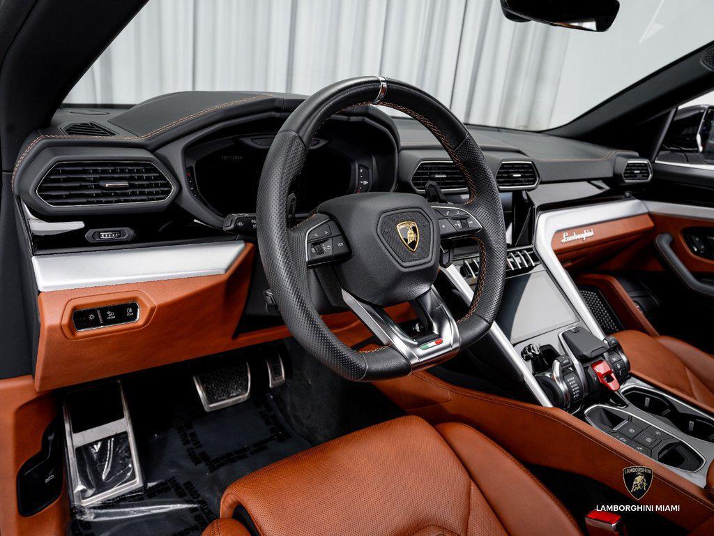 2022 Lamborghini Urus . North Miami Beach FL