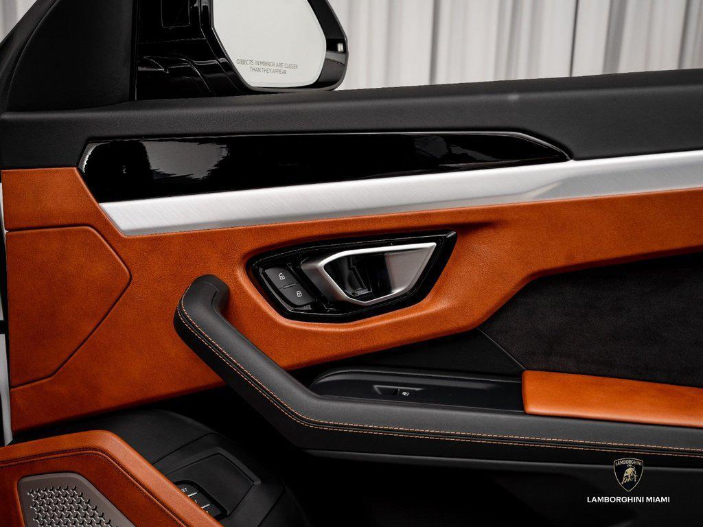 2022 Lamborghini Urus . North Miami Beach FL