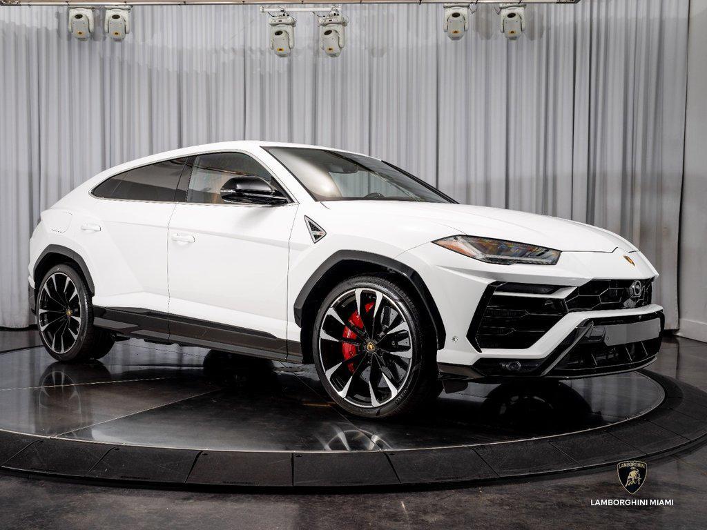 2022 Lamborghini Urus . North Miami Beach FL
