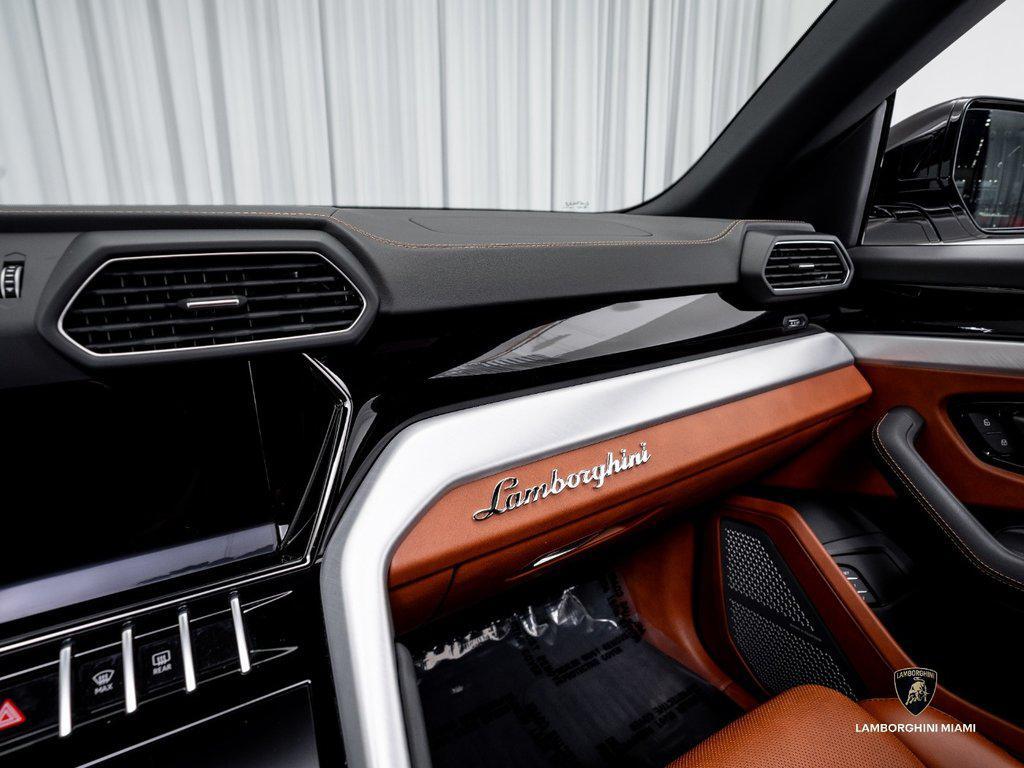 2022 Lamborghini Urus . North Miami Beach FL