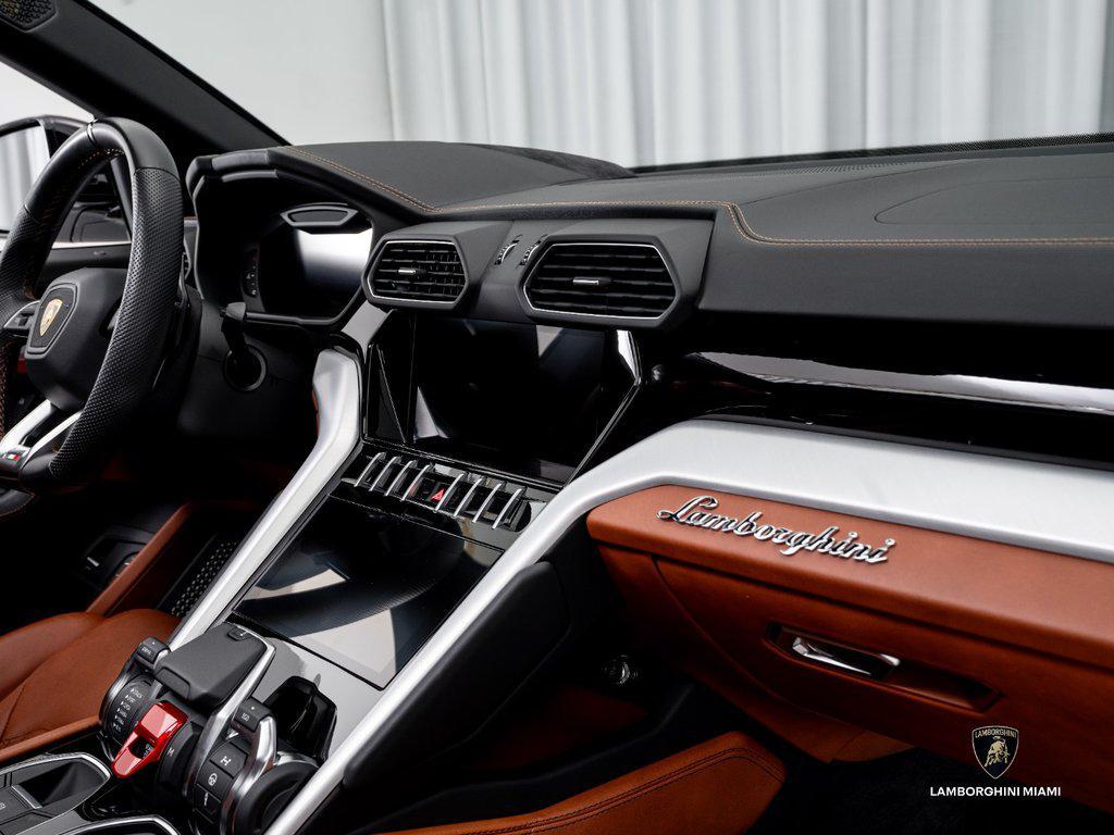 2022 Lamborghini Urus . North Miami Beach FL