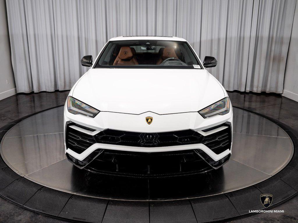 2022 Lamborghini Urus .