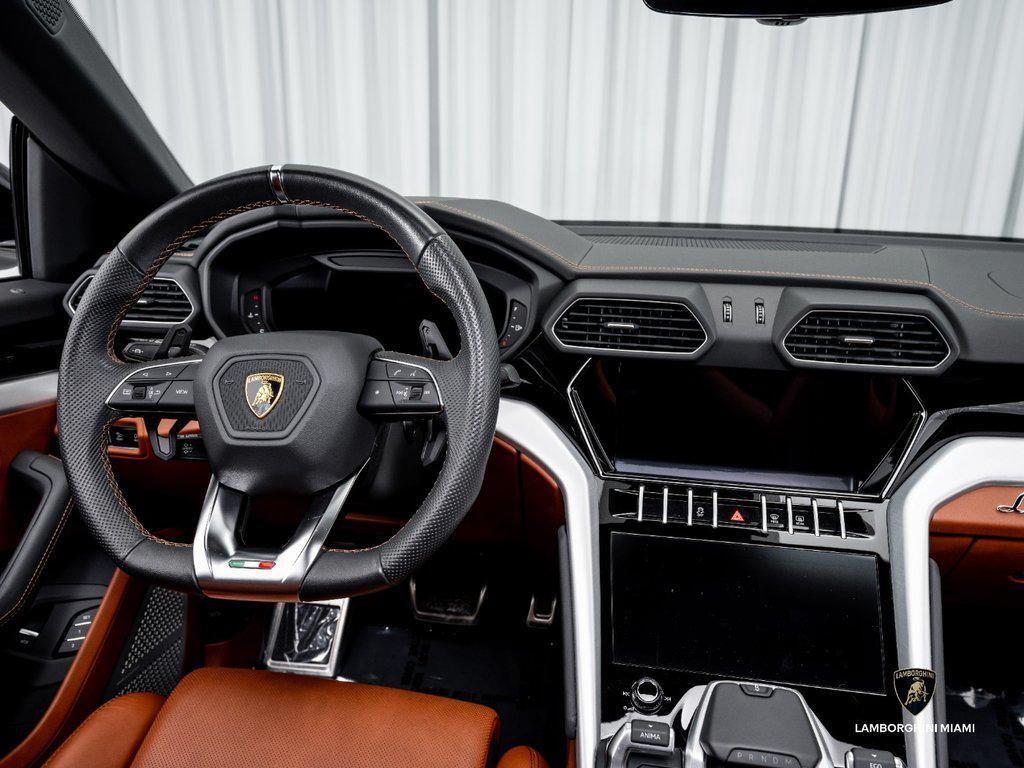 2022 Lamborghini Urus . North Miami Beach FL