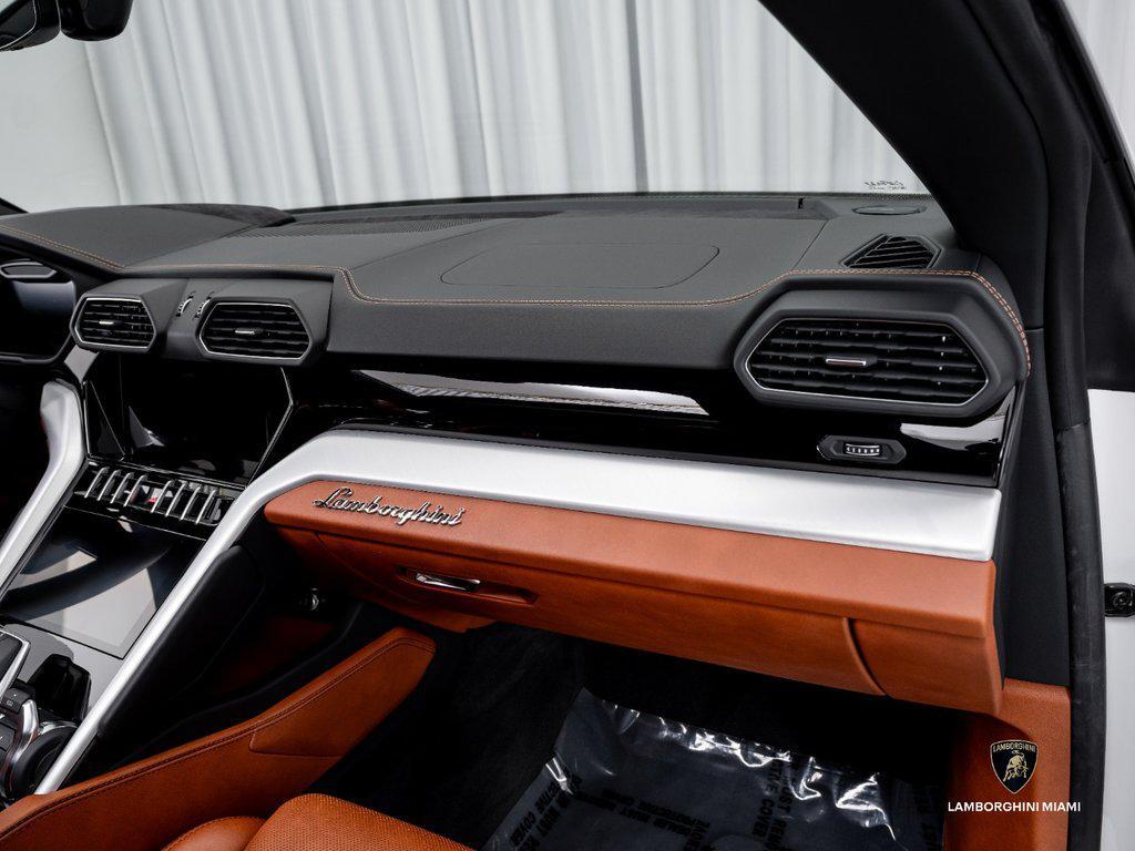 2022 Lamborghini Urus . North Miami Beach FL