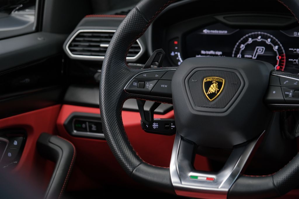 2022 Lamborghini Urus Miami FL